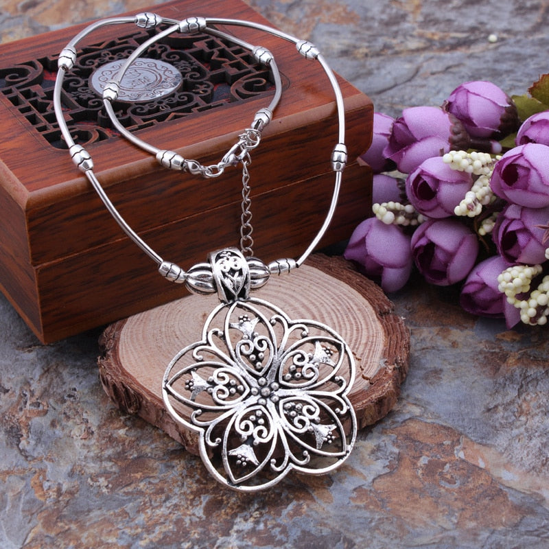 Vintage Tibetan Silver Flower Pendant Necklace - My Treasure Barn